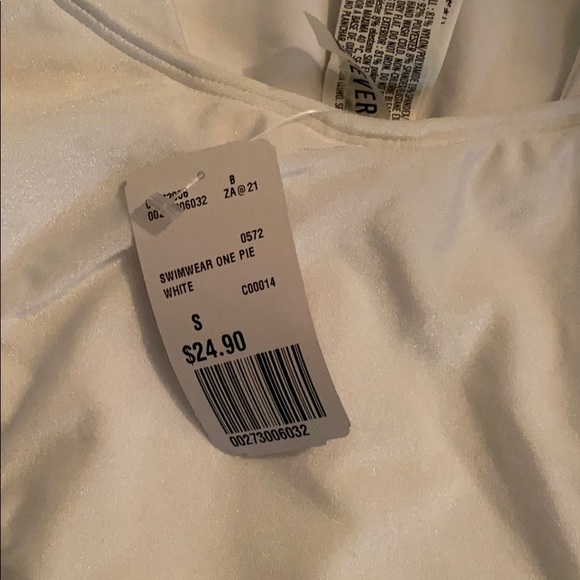 Bathing suite - Picture 4 of 5